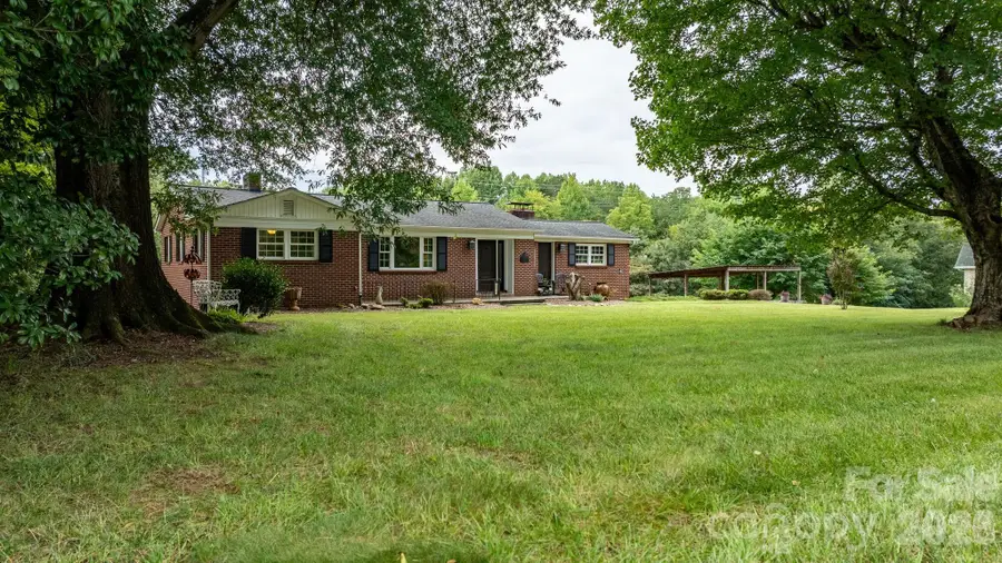 2210 19th Avenue Se, Hickory, NC 28602 - #2