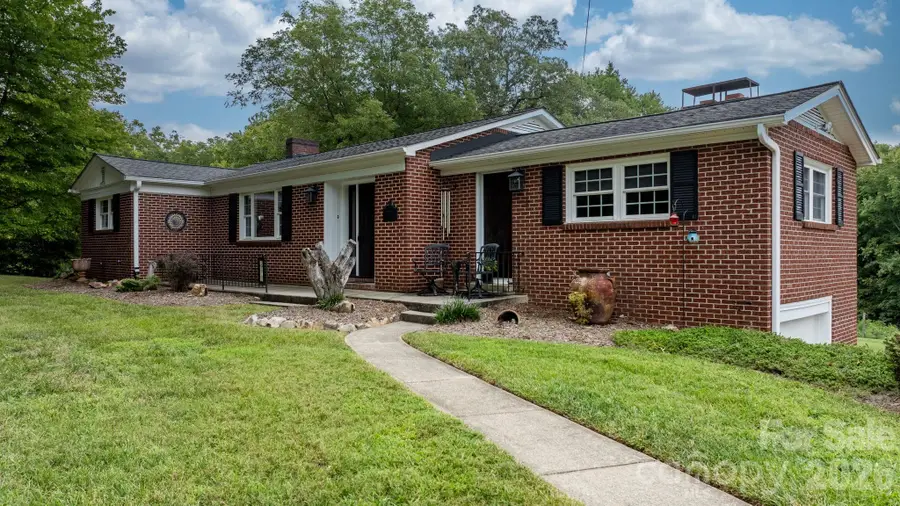 2210 19th Avenue Se, Hickory, NC 28602 - #3