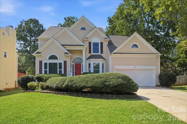 9011 Coleshire Court, Charlotte, NC 28269