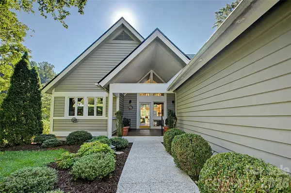 104 Overlook Drive, Flat Rock, NC 28731