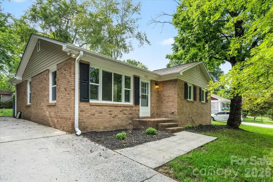 9828 Starwood Drive, Charlotte, NC 28215 - #3