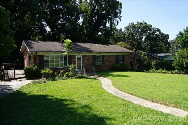 5214 Northview Drive, Hickory, NC 28601