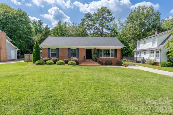 7735 Surreywood Place, Charlotte, NC 28270