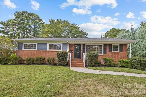 7400 Thorncliff Drive, Charlotte, NC 28210