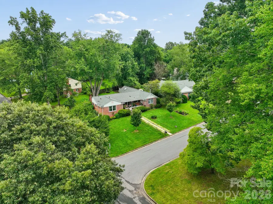 101 Castlerock Drive, Asheville, NC 28806 - #2