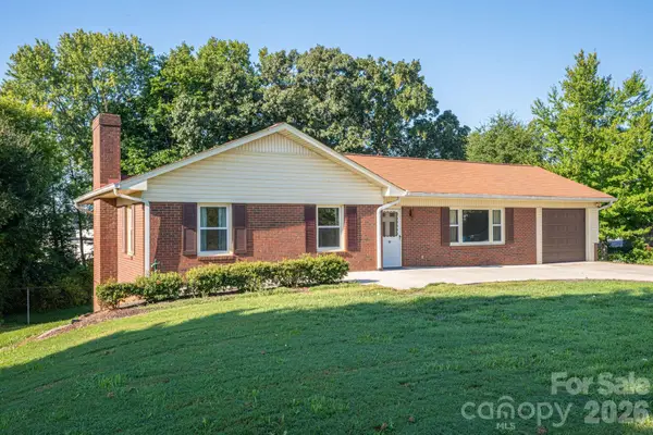 1306 11th Avenue Se, Hickory, NC 28602