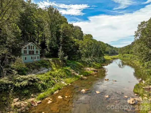 359 Shull Farm Road, Burnsville, NC 28714