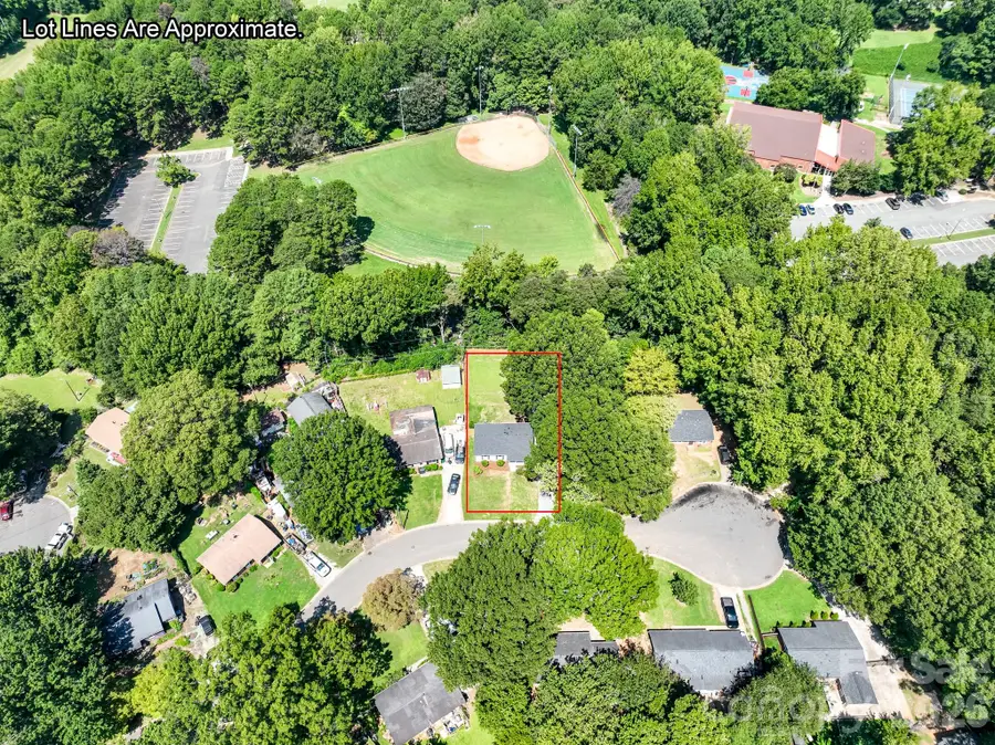 823 Farmcrest Drive, Charlotte, NC 28206 - #3