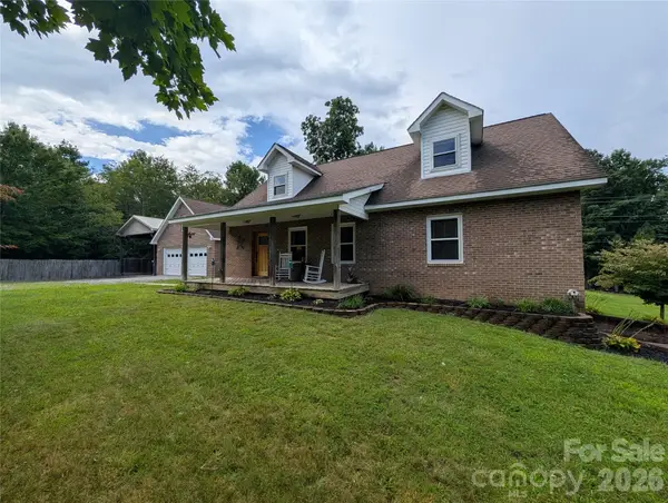 213 Rustling Pines Drive, Hendersonville, NC 28792