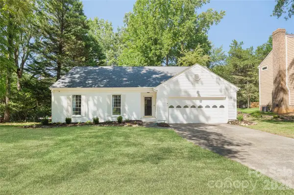 8805 Golf Ridge Drive, Charlotte, NC 28277