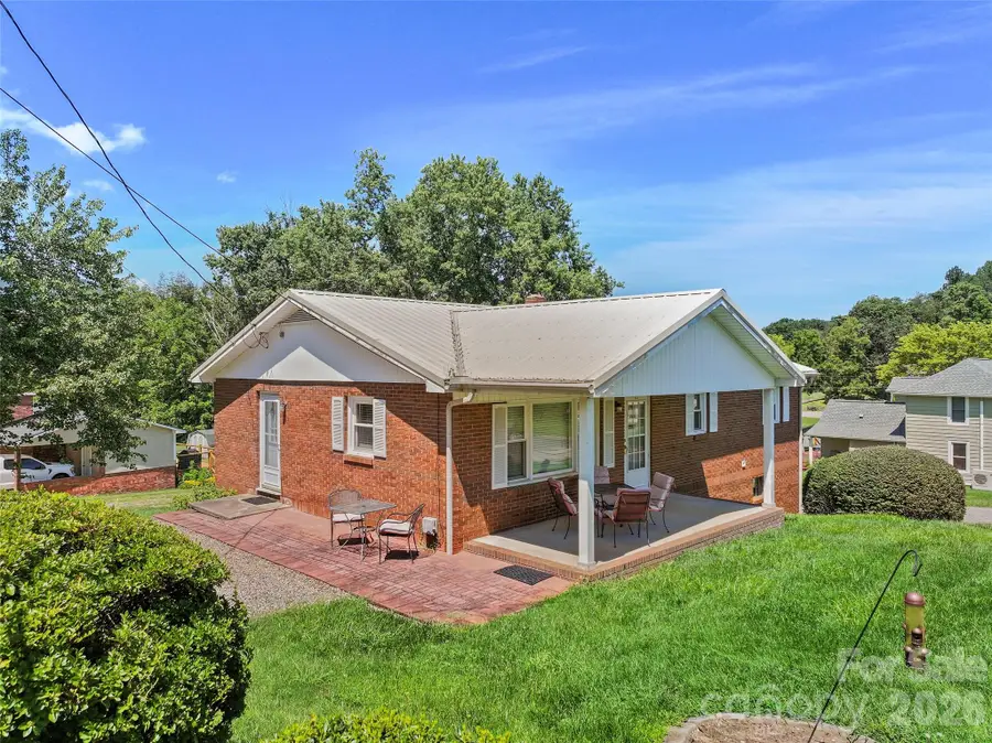 354 Oakdale Road, Waynesville, NC 28786 - #3