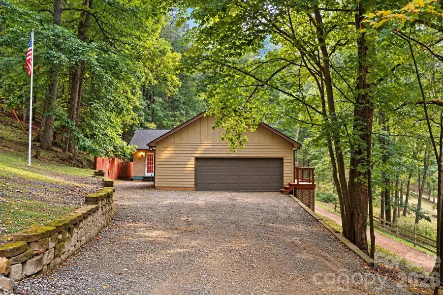 1424 Big Cove Road, Waynesville, NC 28786 - #2