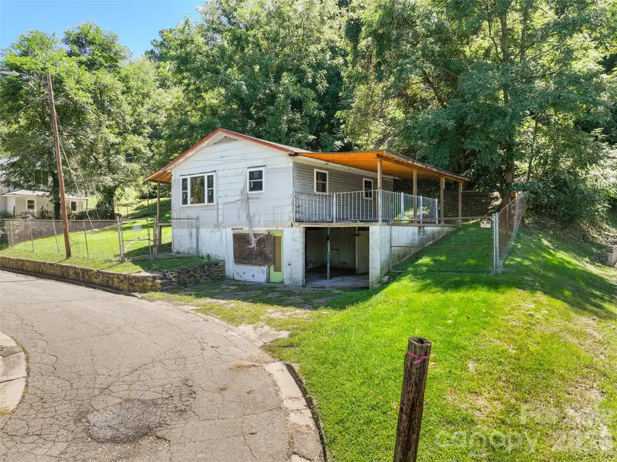 24 Vine Street, Canton, NC 28716 - #2