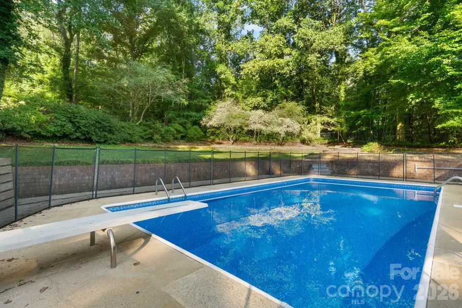 2015 12th Street Drive Nw, Hickory, NC 28601 - #2