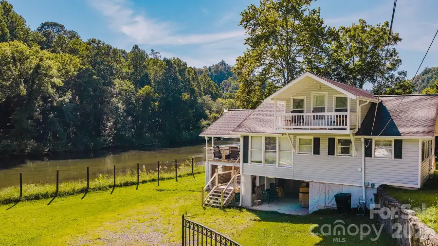 1380 Highway 19a Highway, Whittier, NC 28789 - #2