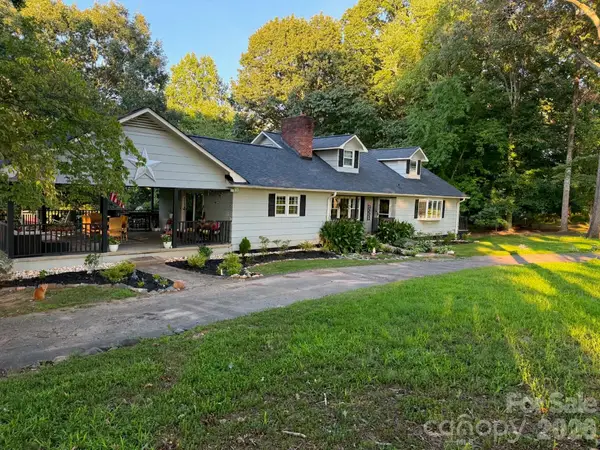1725 Fred Hinshaw Road, Yadkinville, NC 27055
