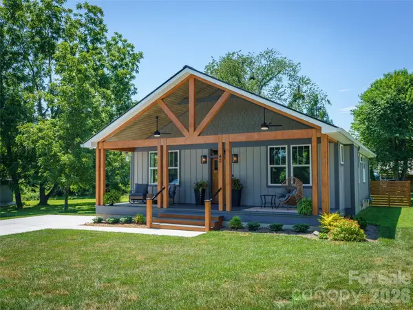 42 Summit Avenue, Brevard, NC 28712