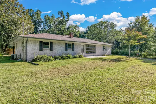 25 Hickory Tree Road, Asheville, NC 28805
