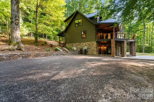 40 Boulder Lane, Hendersonville, NC 28792