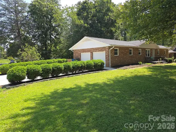 1690 26th Street Ne, Hickory, NC 28601