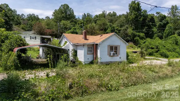 1327 Boxwood Place Nw, Lenoir, NC 28645