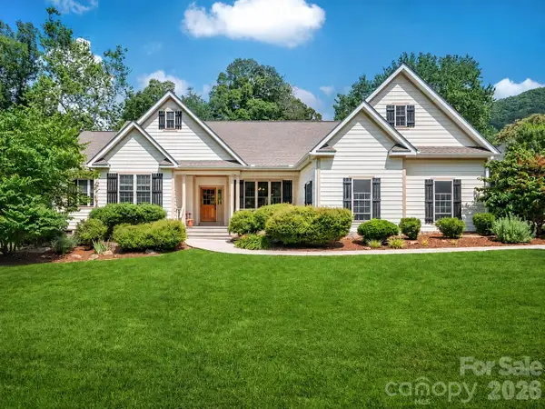 122 Twin Courts Drive, Weaverville, NC 28787