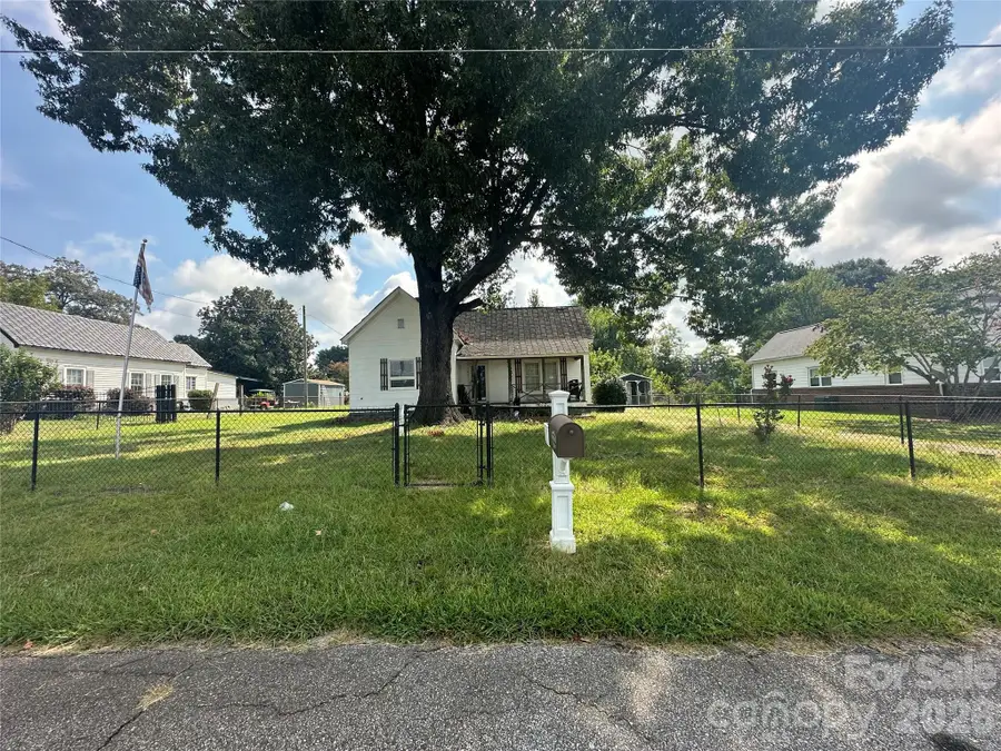 609 Front Street, Chesnee, SC 29323 - #2