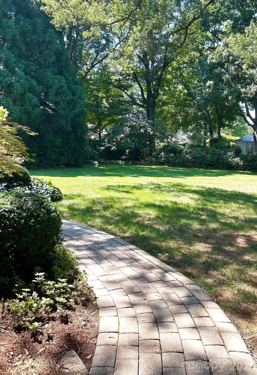 2720 Tanglewood Lane, Charlotte, NC 28211 - #2