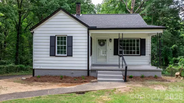 112 10th Avenue Se, Hickory, NC 28602