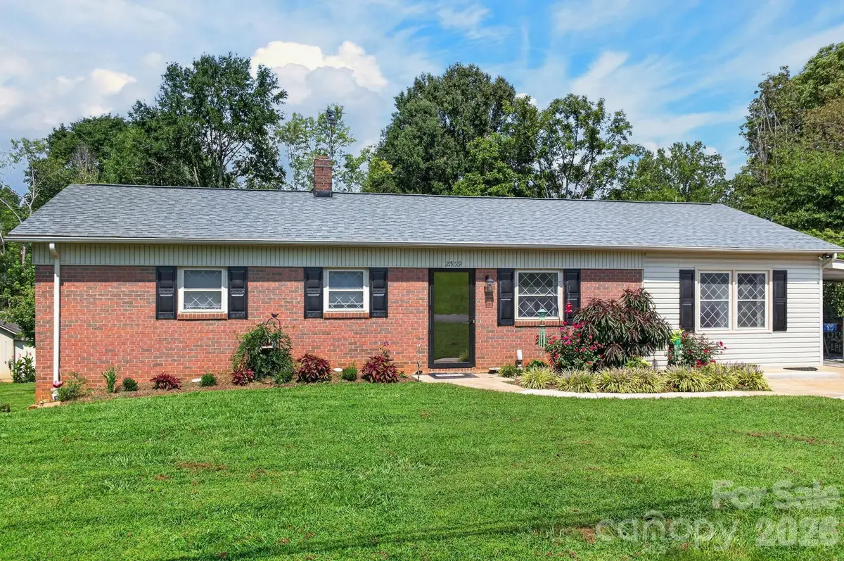 2559 Sweetbriar Circle, Lenoir, NC 28645 - #1