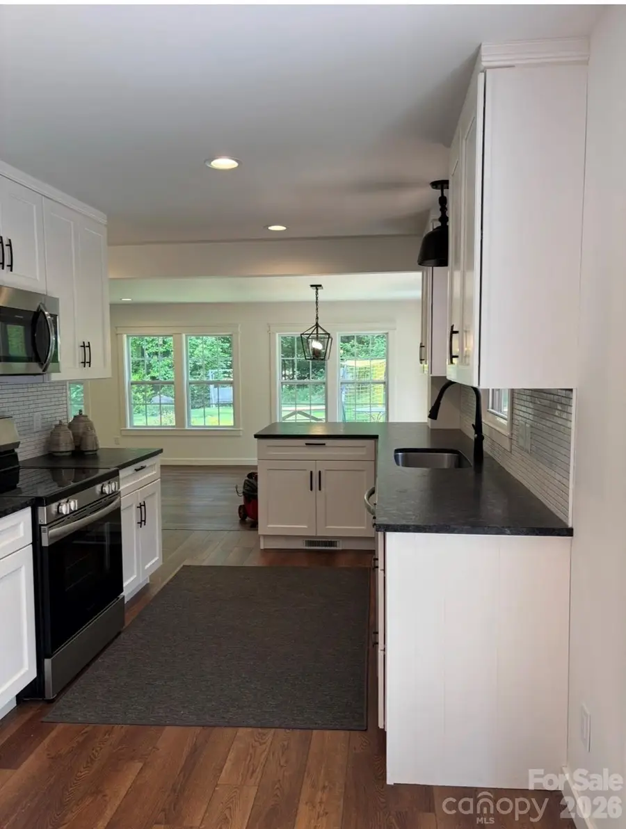 6 Green Knoll Drive, Candler, NC 28715 - #3