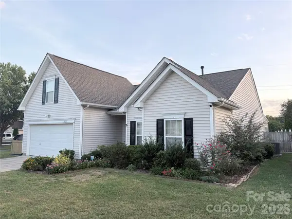 10323 Green Hedge Avenue, Charlotte, NC 28269