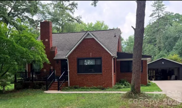 5528 Oak Drive, Charlotte, NC 28216