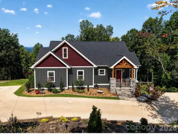 72 Jacks Paw Lane, Hendersonville, NC 28792