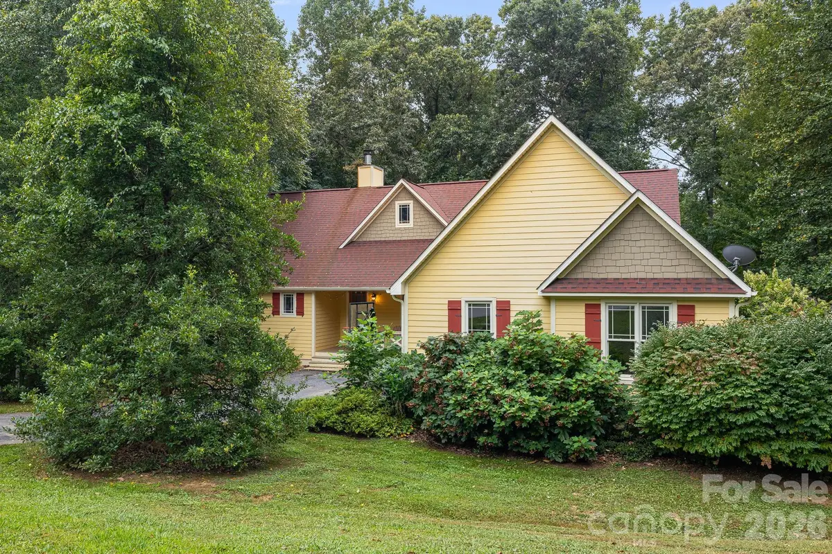 312 E Forest Place, Candler, NC 28715 - #1