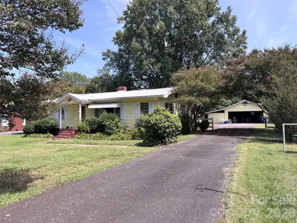 100 Dallas Street, Huntersville, NC 28078