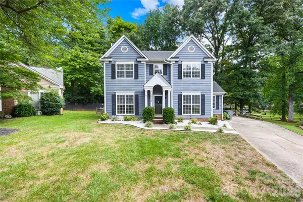 1112 Coachlight Circle, Charlotte, NC 28262