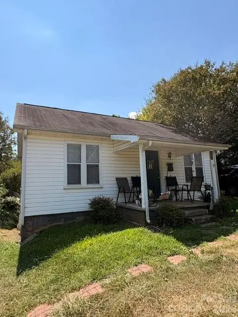 142 E Catawba Avenue, Mount Holly, NC 28120 - #1