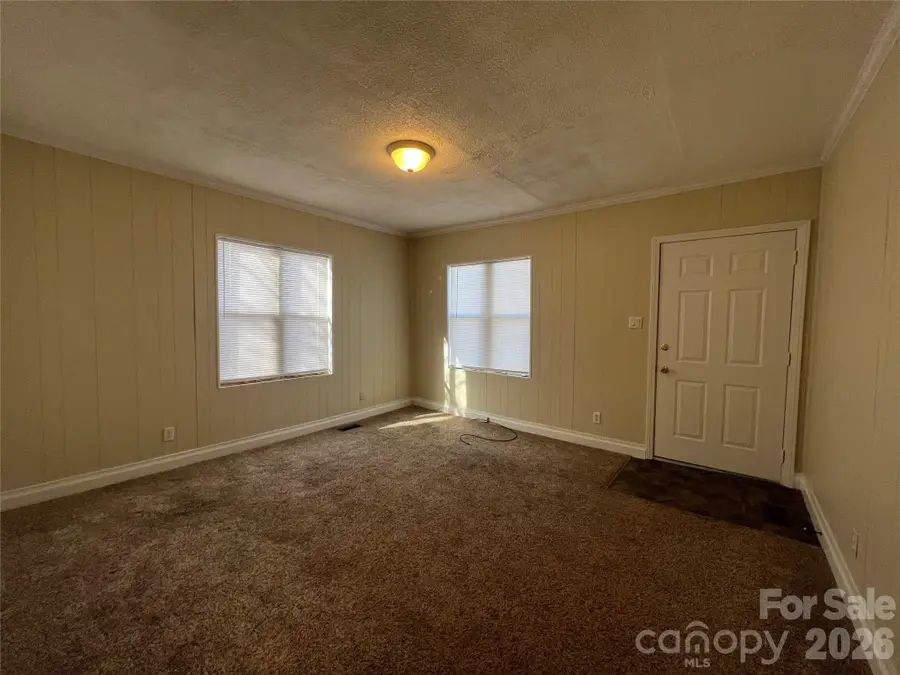 142 E Catawba Avenue, Mount Holly, NC 28120 - #3