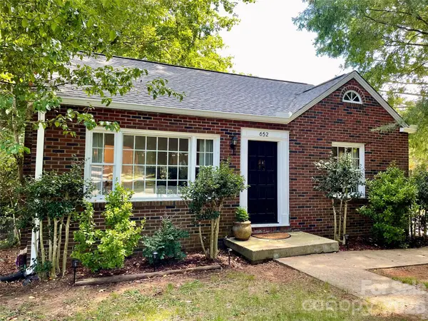 652 Davie Avenue, Statesville, NC 28677