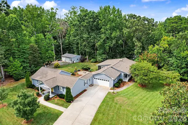 3201 Fairforest Drive, Matthews, NC 28104