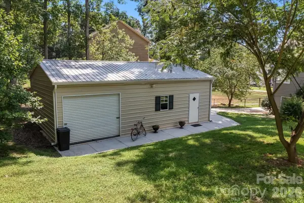 6168 Neptune Drive, Denver, NC 28037