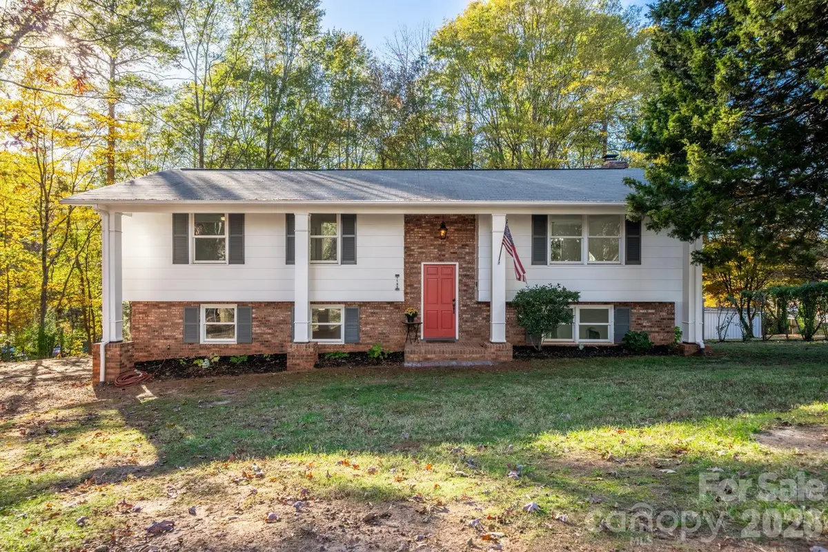 1185 10th Street Place Nw, Hickory, NC 28601 - #1