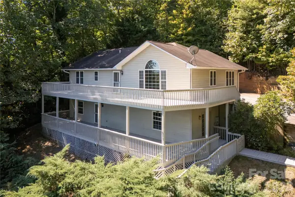 219 Greens View Drive, Horse Shoe, NC 28742