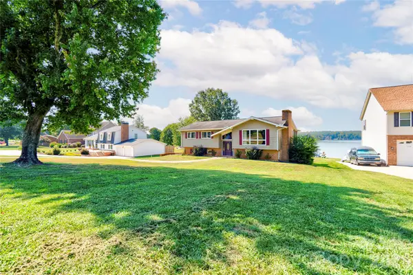 152 North Shore Drive, Cherryville, NC 28021