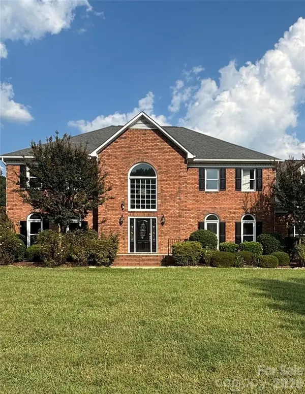 1001 Downpatrick Lane Nw, Concord, NC 28027