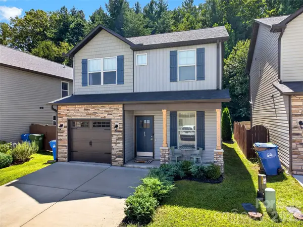 15 Greenly Lane, Fletcher, NC 28732