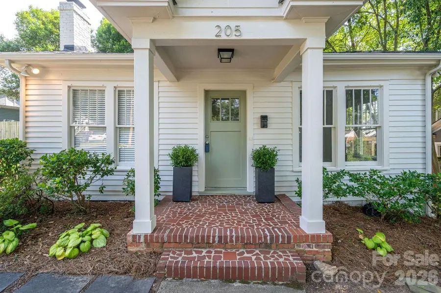 205 W Sixth Avenue, Gastonia, NC 28052 - #3