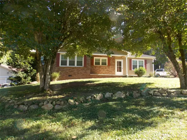 3185 Deerbrook Road, Lenoir, NC 28645