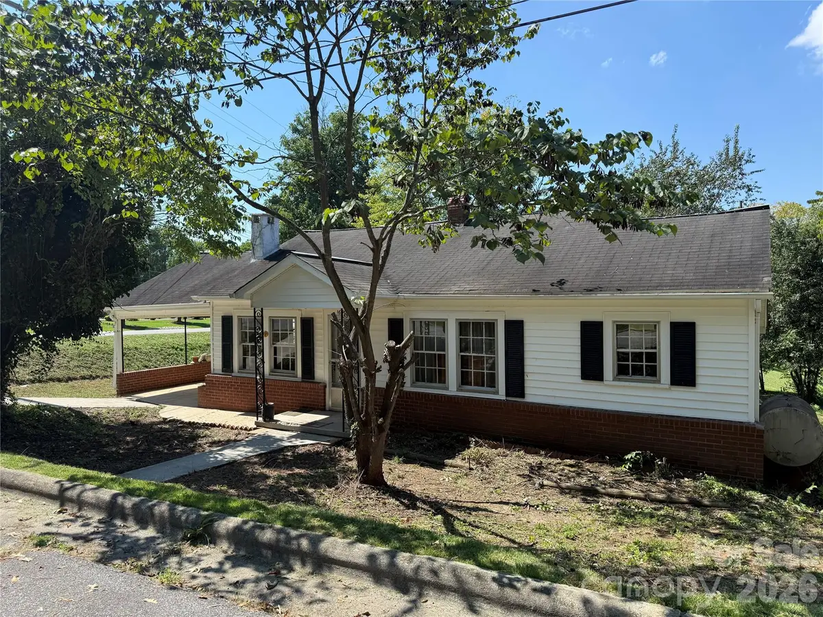 1650 Berkley Street Sw, Lenoir, NC 28645 - #1